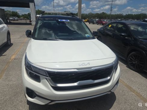 Used 2022 Kia Seltos S FWD image 7