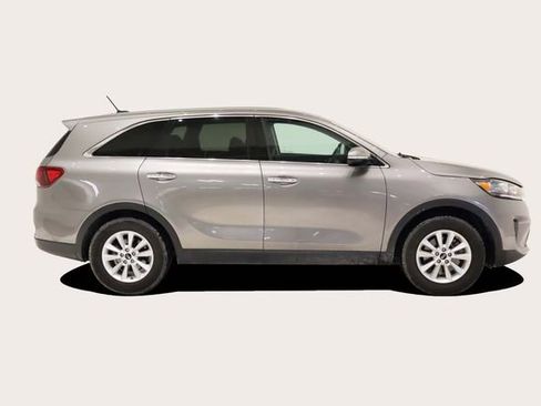 Used 2019 Kia Sorento L image 4