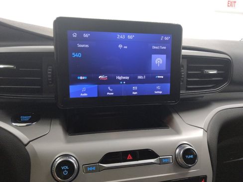 Used 2023 Ford Explorer XLT AWD/4WD image 25