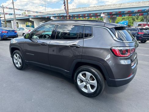 Used 2019 Jeep Compass Latitude w/ Popular Equipment Group AWD/4WD image 6