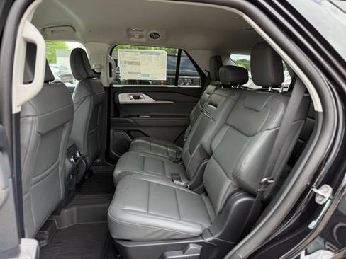 New 2026 Ford Explorer Active w/ Active Comfort Package AWD/4WD image 15
