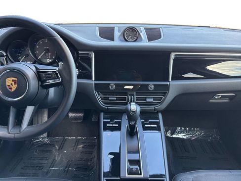 Used 2023 Porsche Macan AWD/4WD image 11