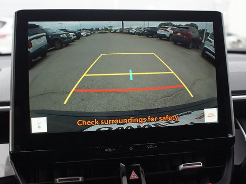 Used 2026 Toyota Corolla Cross XLE w/ Convenience Package FWD image 26