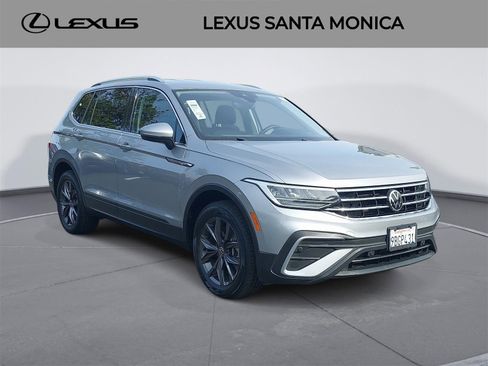 Used 2022 Volkswagen Tiguan SE image 3