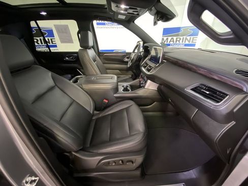Used 2023 Chevrolet Tahoe Z71 w/ Luxury Package AWD/4WD image 35