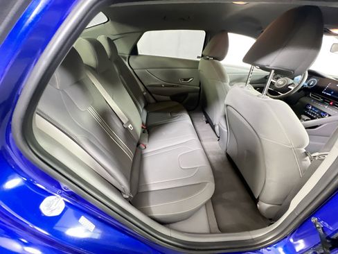 Used 2023 Hyundai Elantra SEL w/ Convenience Package image 26