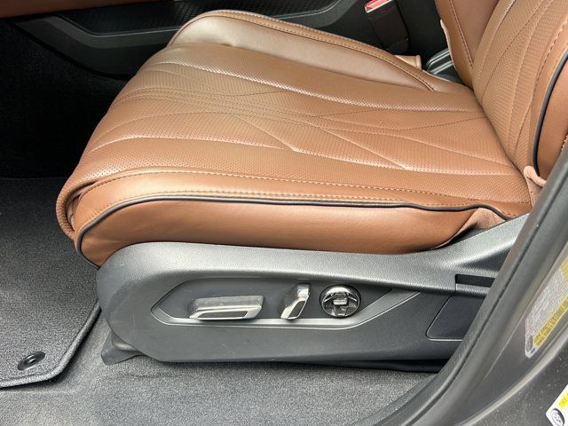 Certified 2026 Acura MDX w/ Advance Package AWD/4WD image 14
