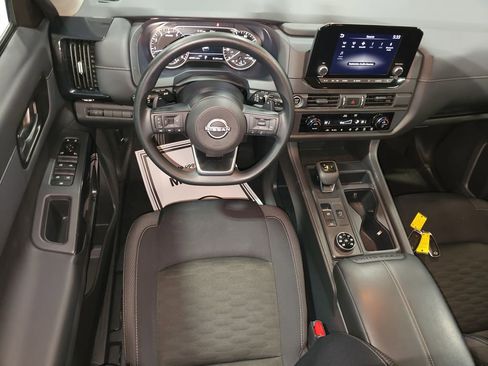 Used 2023 Nissan Pathfinder S image 33