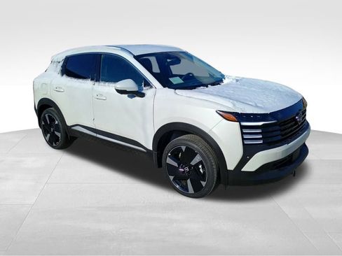 New 2025 Nissan Kicks SR image 8