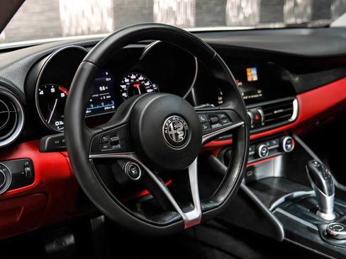 Used 2019 Alfa Romeo Giulia w/ Quick Order Package 22K Sport RWD image 14