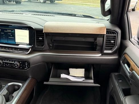 Used 2022 Chevrolet Silverado 1500 High Country w/ High Country Premium Package image 27