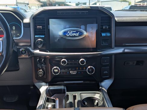 Used 2021 Ford F150 Platinum w/ FX4 Off-Road Package AWD/4WD image 11