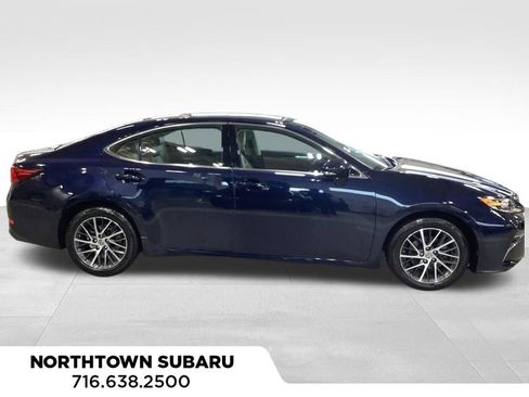 Used 2018 Lexus ES 350 w/ Luxury Package w/Wood Trim image 4