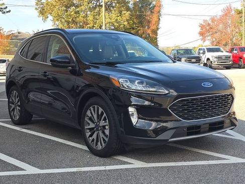 Used 2020 Ford Escape Titanium image 7