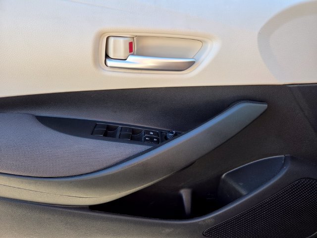 Used 2021 Toyota Corolla LE FWD image 21