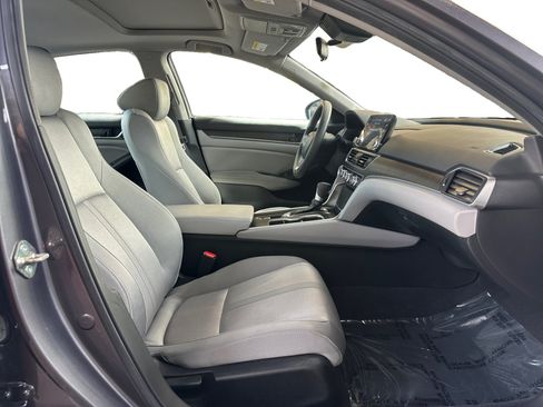Used 2019 Honda Accord EX image 15