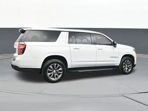 Used 2024 Chevrolet Suburban LT w/ LT Signature Package image 16