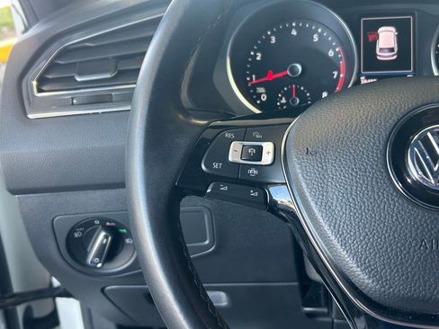 Used 2021 Volkswagen Tiguan SE R-Line image 37