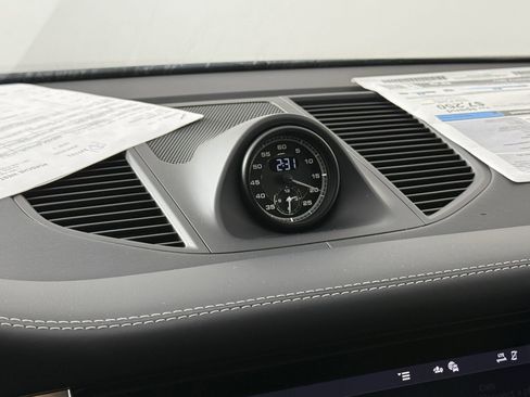 New 2025 Porsche Macan S image 20