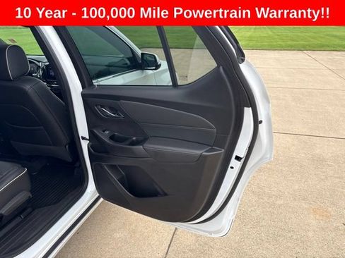 Used 2023 Chevrolet Traverse Premier AWD/4WD image 21