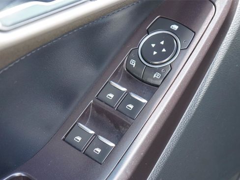 Used 2020 Ford Explorer XLT w/ Comfort Package RWD image 19