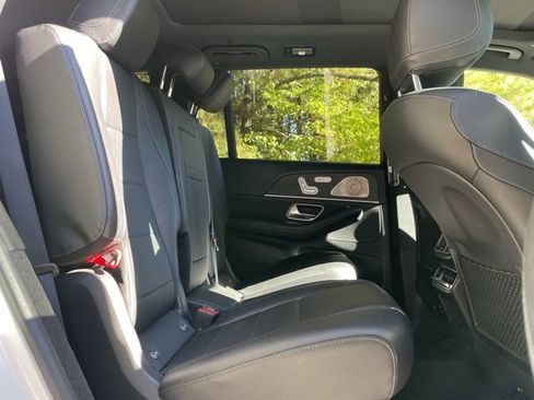 Used 2022 Mercedes-Benz GLS 450 4MATIC image 21