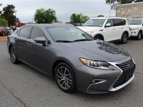 Used 2017 Lexus ES 350 w/ Luxury Package FWD image 9