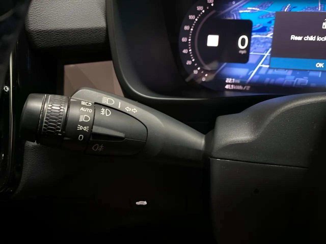 Used 2023 Volvo XC40 Recharge Ultimate AWD/4WD image 36
