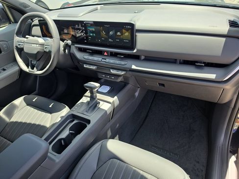 New 2027 Kia Seltos X-Line S w/ X-Line S Premium Package AWD/4WD image 12