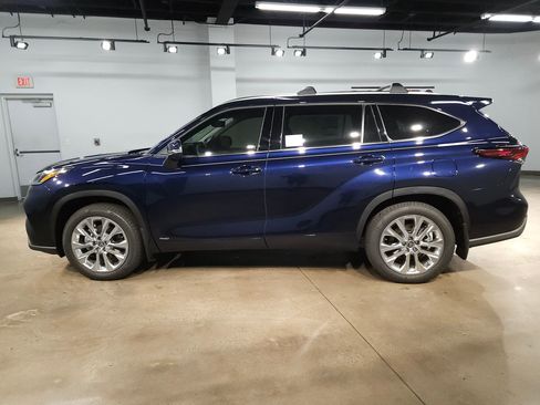 New 2026 Toyota Highlander Limited AWD/4WD image 4