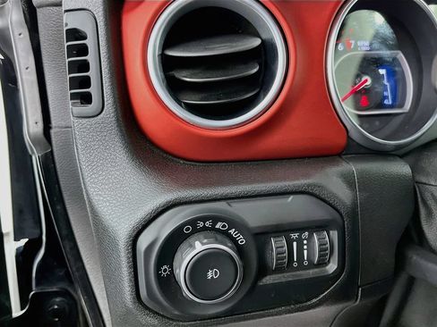 Used 2021 Jeep Wrangler Unlimited Rubicon w/ Dual Top Group AWD/4WD image 10