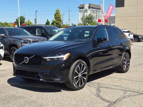 Used 2023 Volvo XC60 B5 Plus w/ Protection Package Premier AWD/4WD image 11