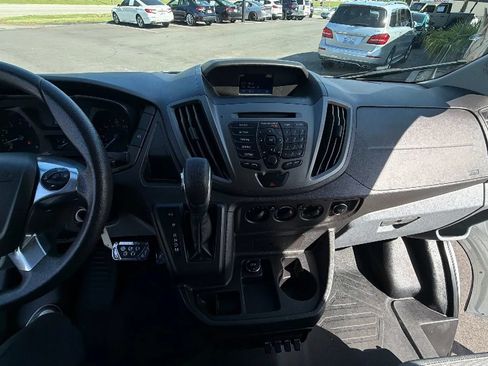 Used 2019 Ford Transit 250 130 Low Roof RWD image 17