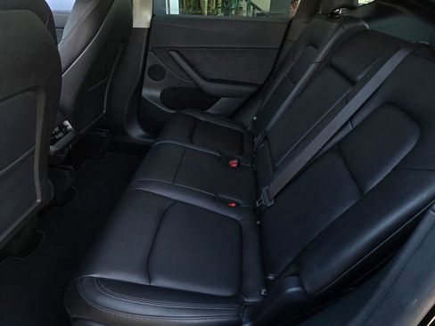 Used 2025 Tesla Model Y Long Range image 12