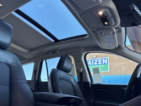 New 2025 Lincoln Aviator 2WD w/ Equipment Group 101A image 16