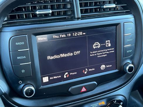 Used 2025 Kia Soul LX w/ LX Technology Package image 18