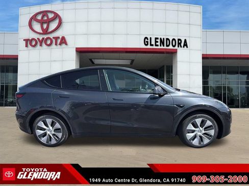 Used 2024 Tesla Model Y Long Range AWD/4WD image 12