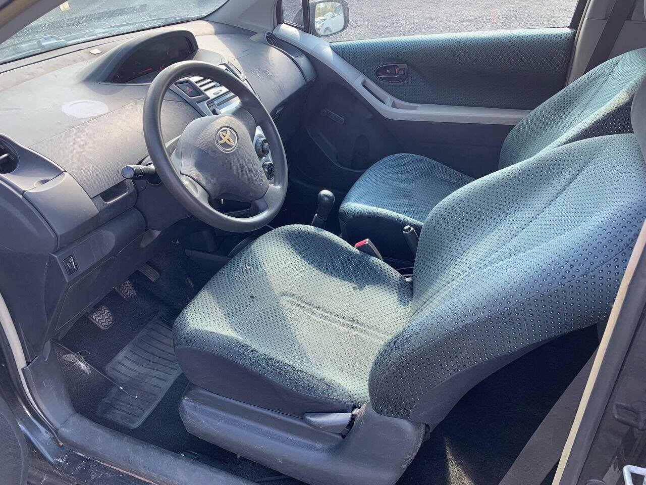 Used 2007 Toyota Yaris 2-Door Hatchback FWD image 8