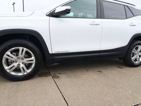 Used 2024 GMC Terrain SLE w/ Driver Convenience Package AWD/4WD image 10