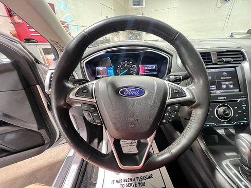 Used 2014 Ford Fusion Titanium image 10