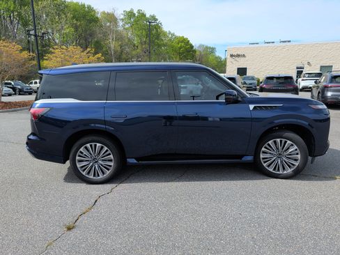 Used 2025 INFINITI QX80 Luxe image 3