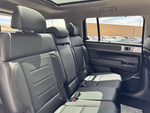 Used 2024 Hyundai Santa Fe Limited image 44