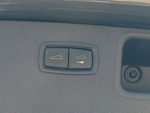 Used 2015 Porsche Macan Turbo image 22