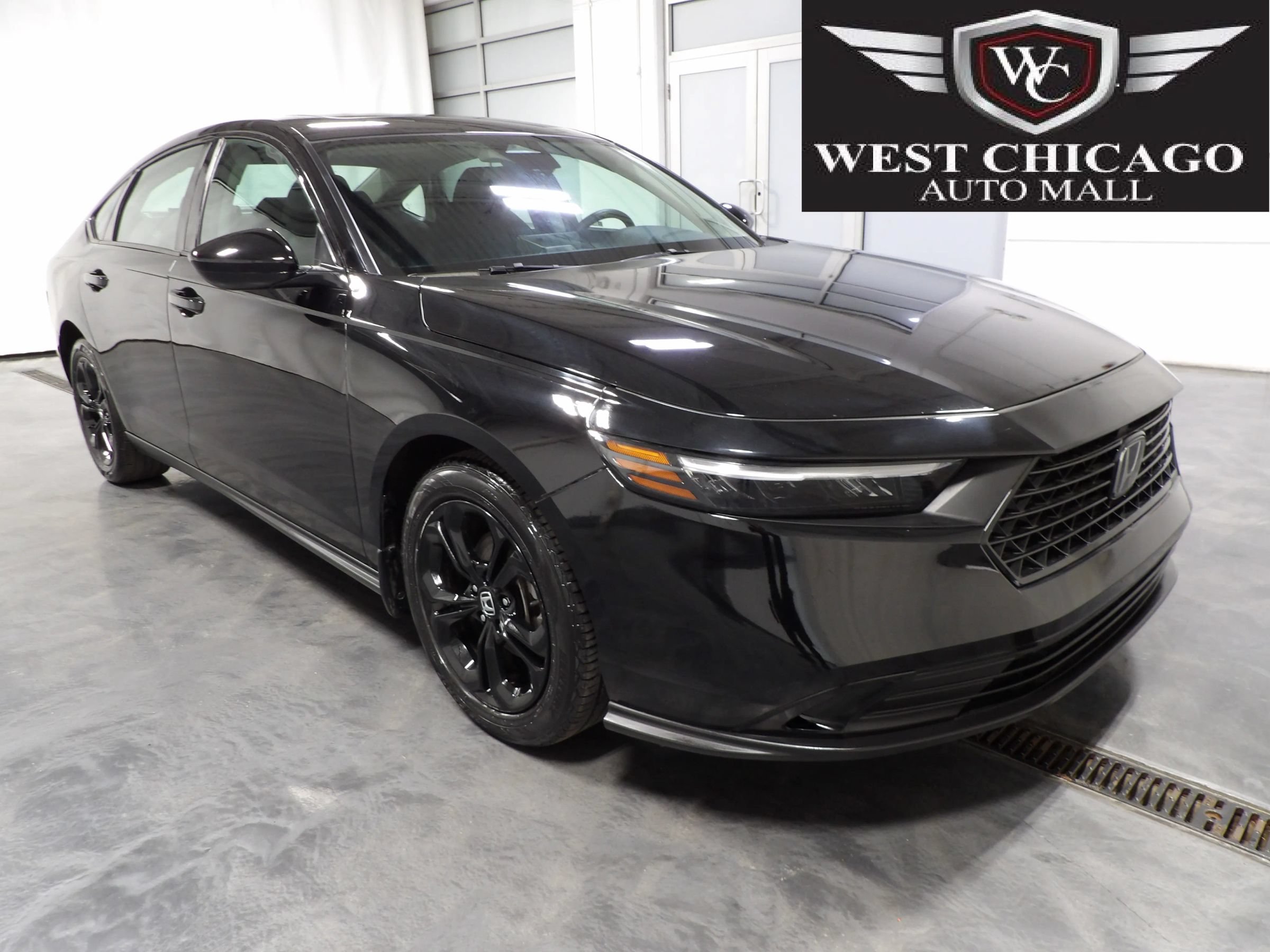 Used 2025 Honda Accord SE image 1