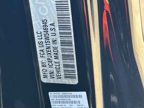 Used 2025 Jeep Wrangler Unlimited Sahara AWD/4WD image 33