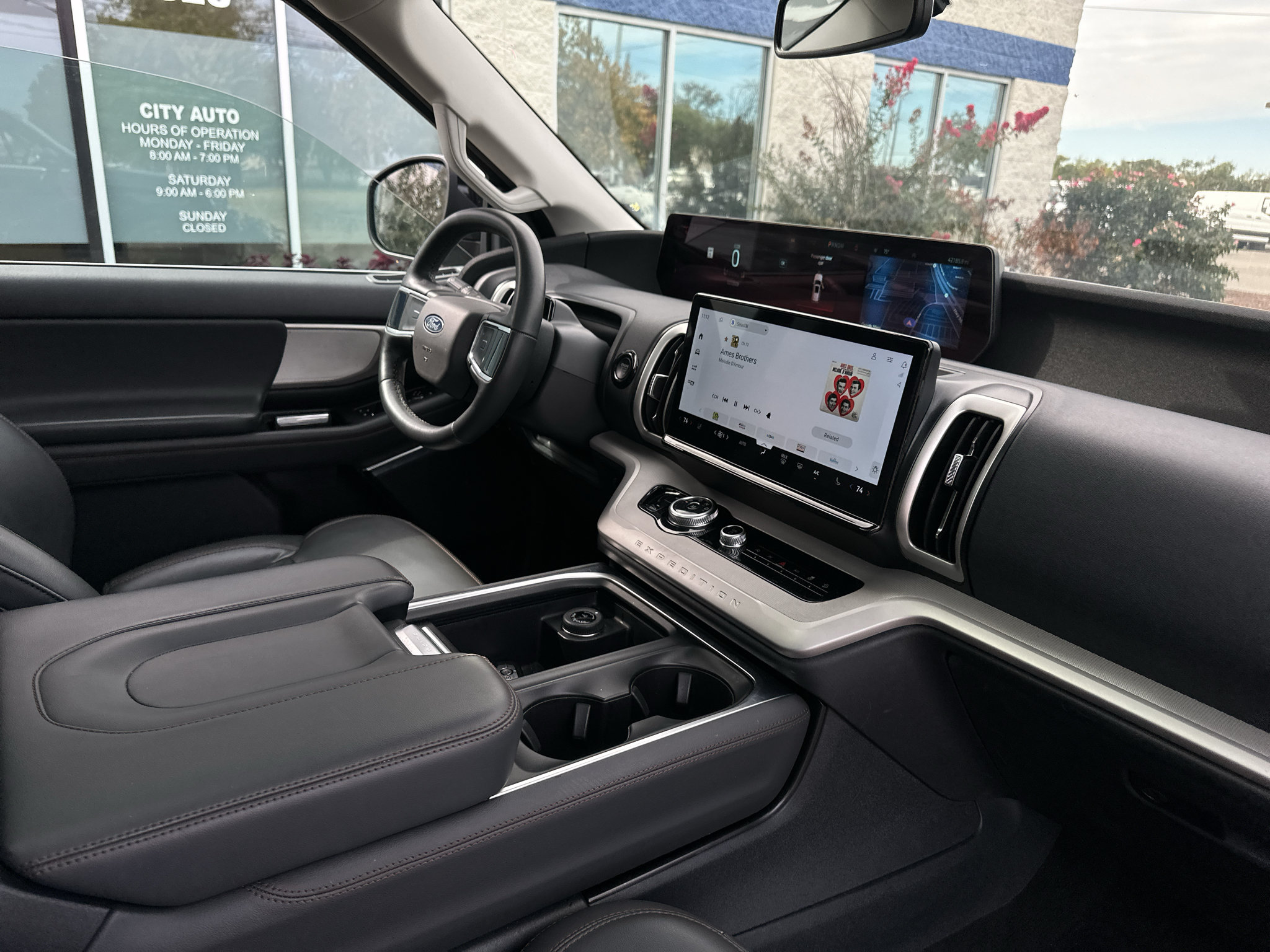 Used 2025 Ford Expedition Active AWD/4WD image 11