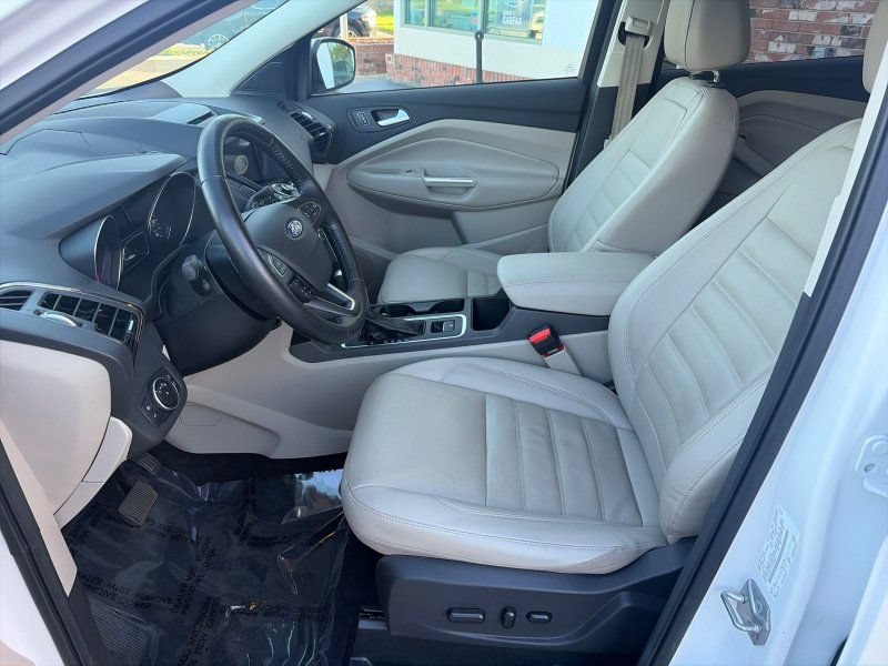 Used 2017 Ford Escape Titanium AWD/4WD image 10