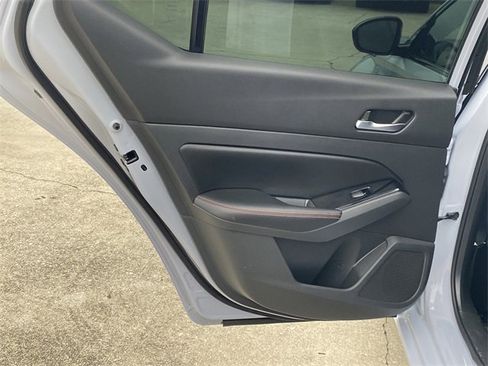 Used 2024 Nissan Altima 2.5 SR image 37