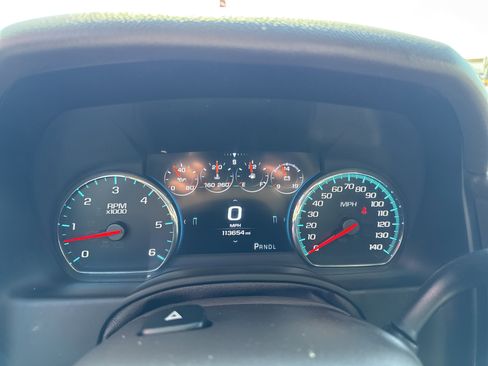 Used 2017 Chevrolet Suburban Premier image 22