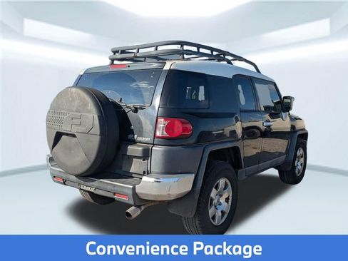 Used 2010 Toyota FJ Cruiser 2WD image 4
